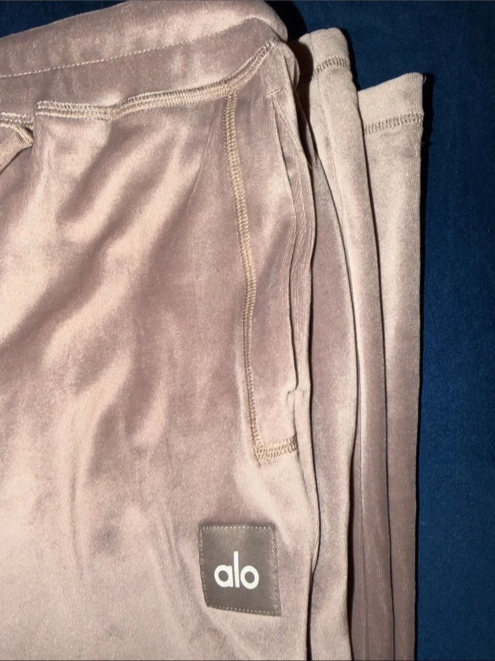 ALO Yoga women  Taupe Velour Joggers - Brown